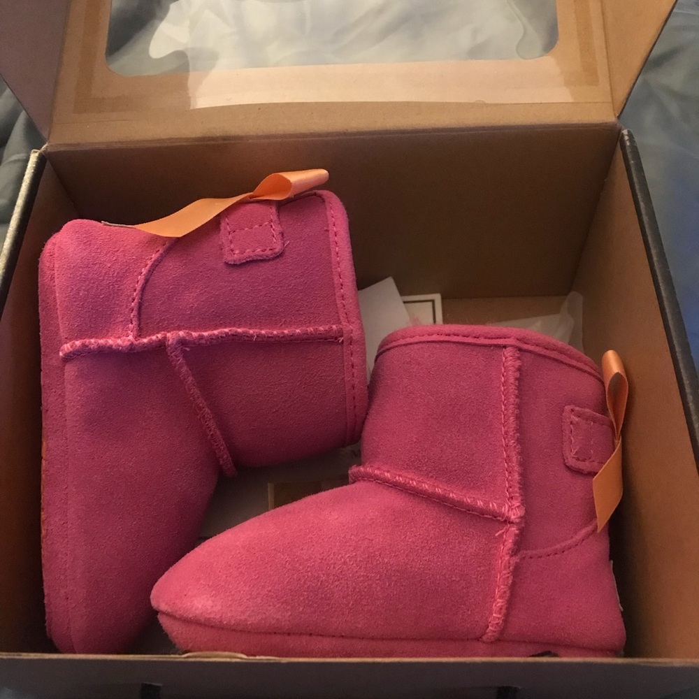 Infant uggs - Picture 2 of 2